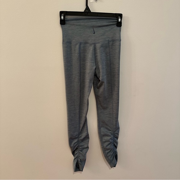 Nike Yoga Ruche Women's Size XS
Diffused Blue 7/8 High Rise Tights - Picture 2 of 5